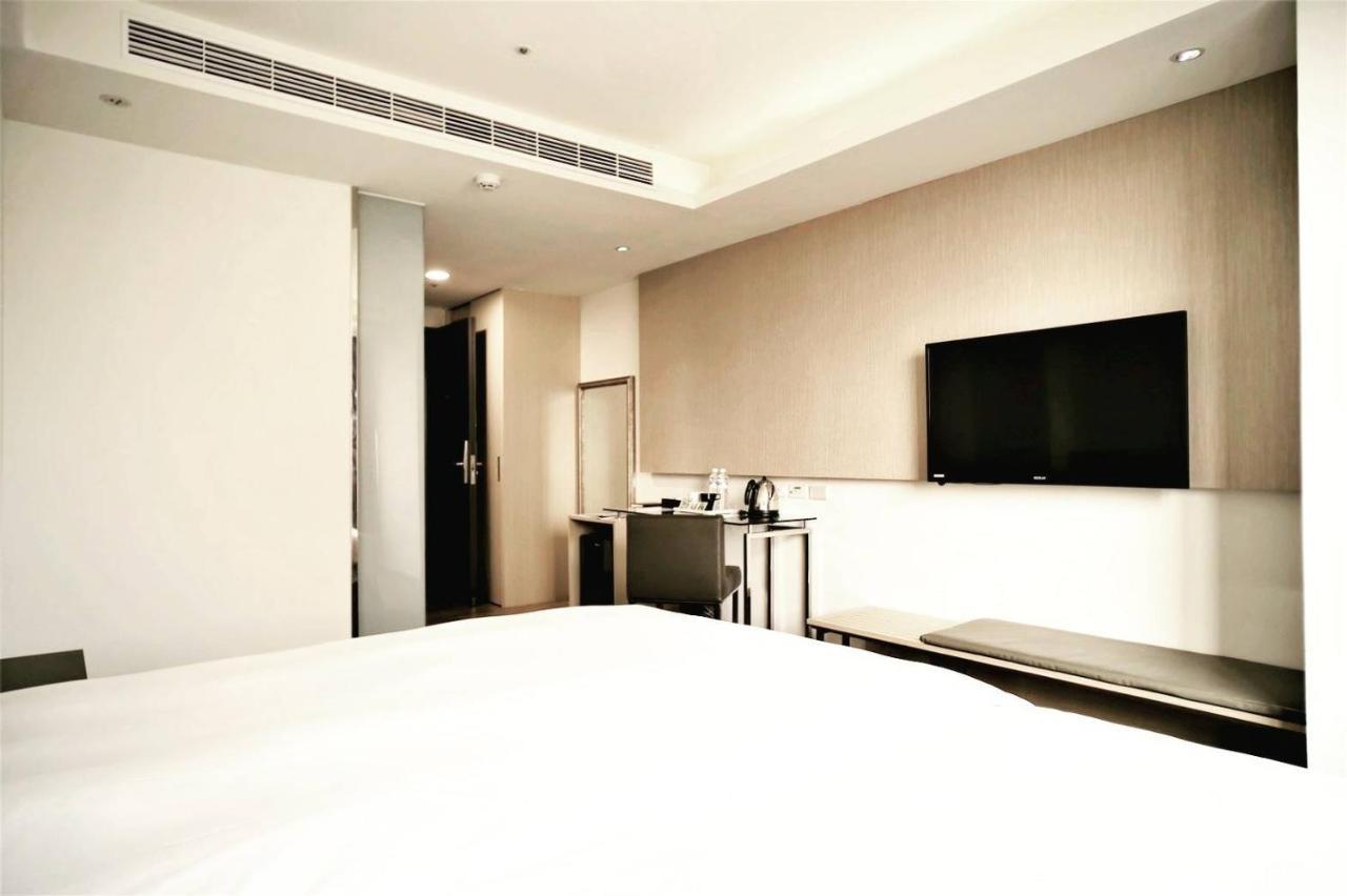 De Reve Express Hotel Chiayi Exterior foto