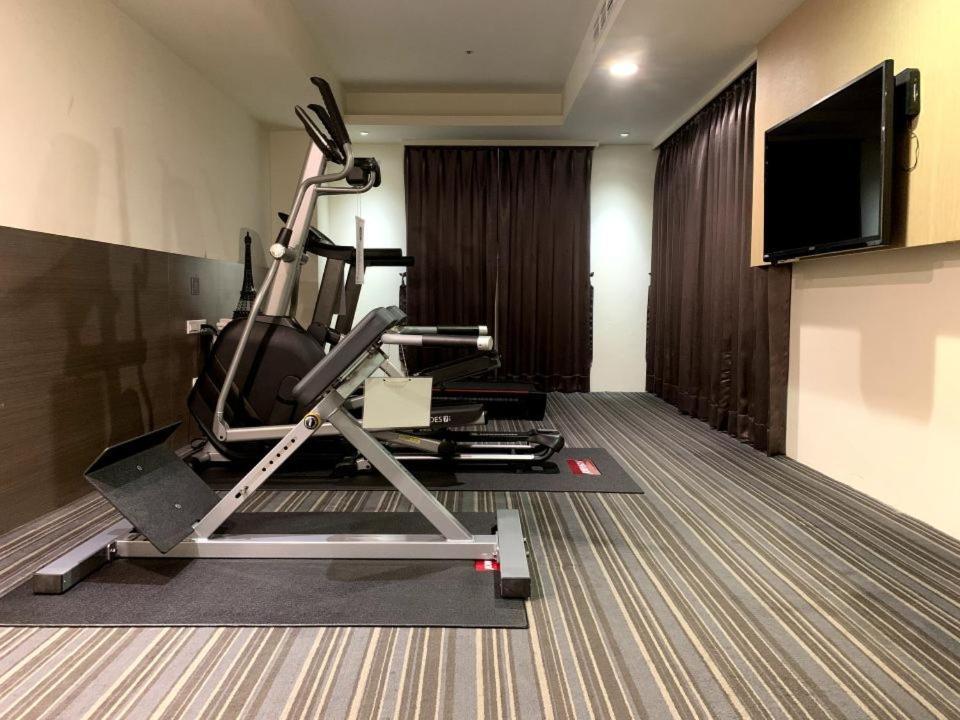 De Reve Express Hotel Chiayi Exterior foto